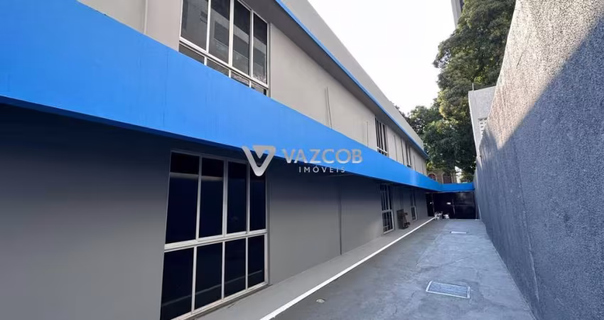Prédio comercial inteiro na Batista Campos com elevador e estacionamento