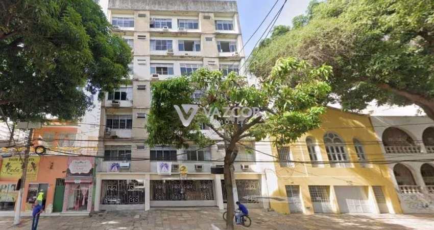 Apartamento com 03 quartos na Avenida Nazaré