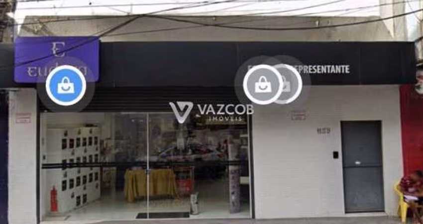 Prédio comercial com elevador de cargas