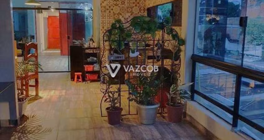 Casa comercial com 06 salas/quartos em Nazaré