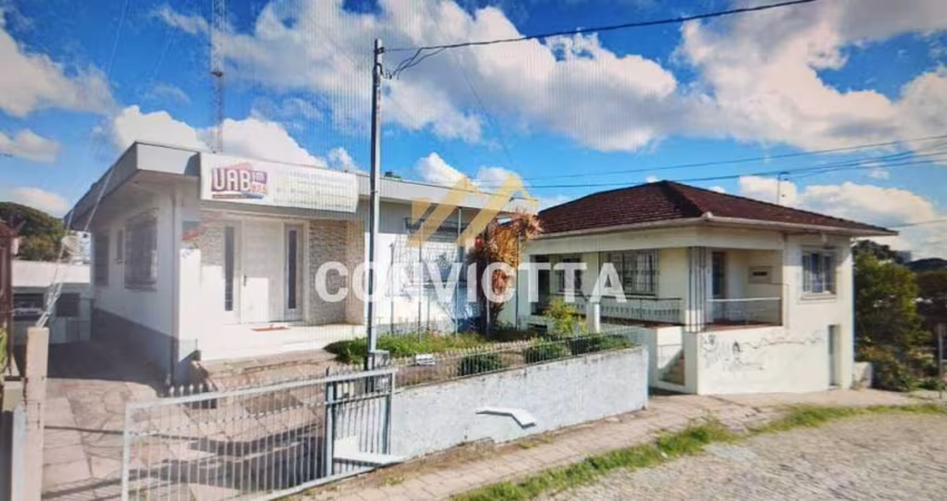 CASA SEMI MOBILIADA PARA VENDA NO BAIRRO PETRÓPOLIS.