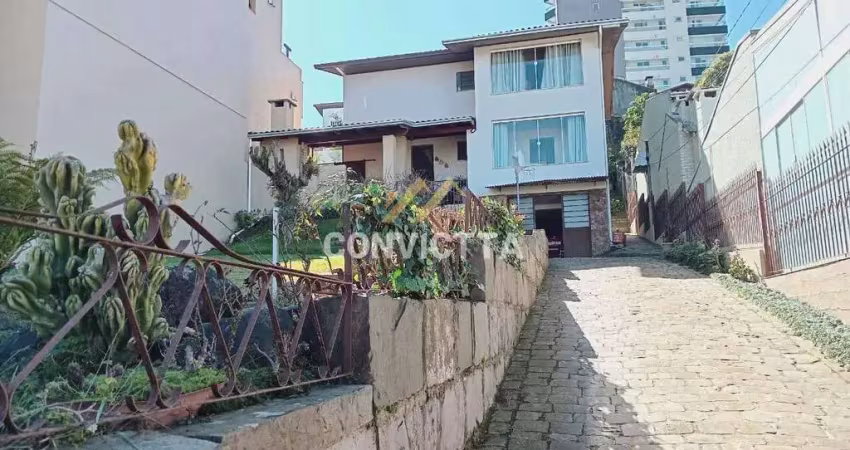 Casa à venda no Cristo Redentor, Caxias do Sul 