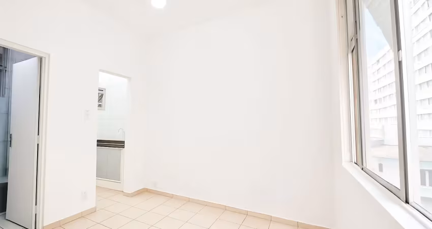 Venda de kitnet de 27m2 ( vaga insuficiente ) no bairro do embaré em santos-sp