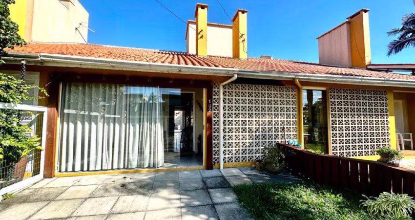 Sobrado 2 Dormitórios à venda no Bairro CAPÃO NOVO