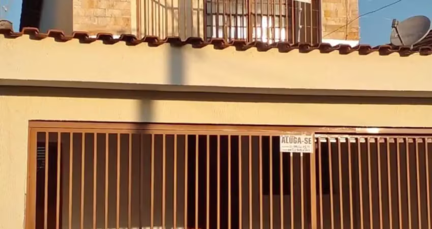 Casa com 3 quartos para alugar na Rua Major Teófilo de Castro, Olaria, Lorena