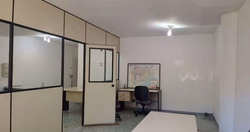 Sala comercial para locação e venda com possui 55 metros quadrados em Alphaville-SP