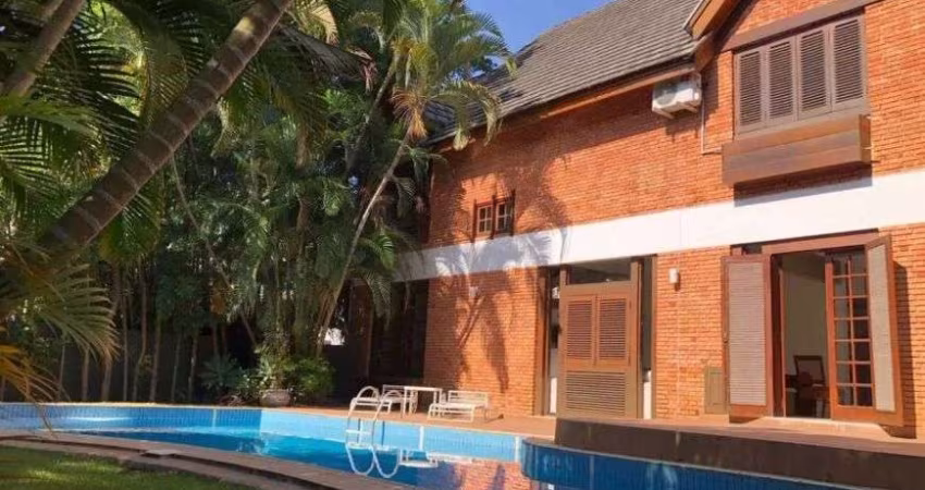 Casa para locação tem 500 metros quadrados com 4 quartos em Alphaville - Santana de Parnaíba - SP