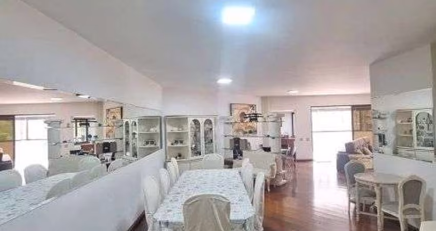 Imóvel para venda possui 339 metros quadrados com 3 quartos no Condomínio Edifício Verte Ville -