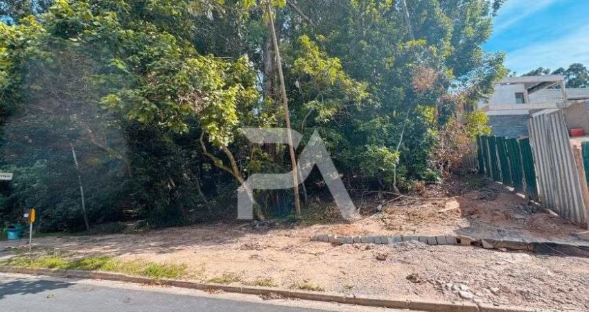 Lote maravilhoso para construir uma belíssima casa, no condomínio Tamboré 1 - Alphaville