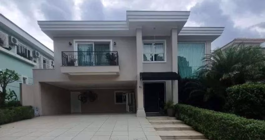 Casa para locação possui 400 metros quadrados com 4 quartos em Alphaville Conde II - Barueri - SP