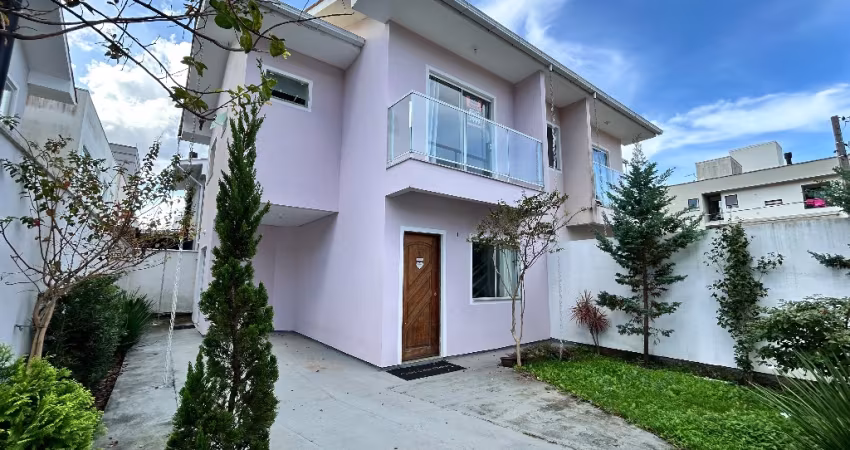 Sobrado 3 dormitórios com suíte semi-mobiliado