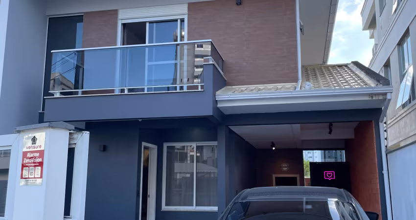 Sobrado à Venda no Pagani 2, Palhoça – SC