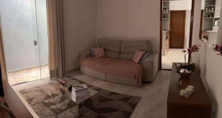 Casa de 2 Dormitórios com Planejados, à Venda no Jardim Ana Emília, Taubaté