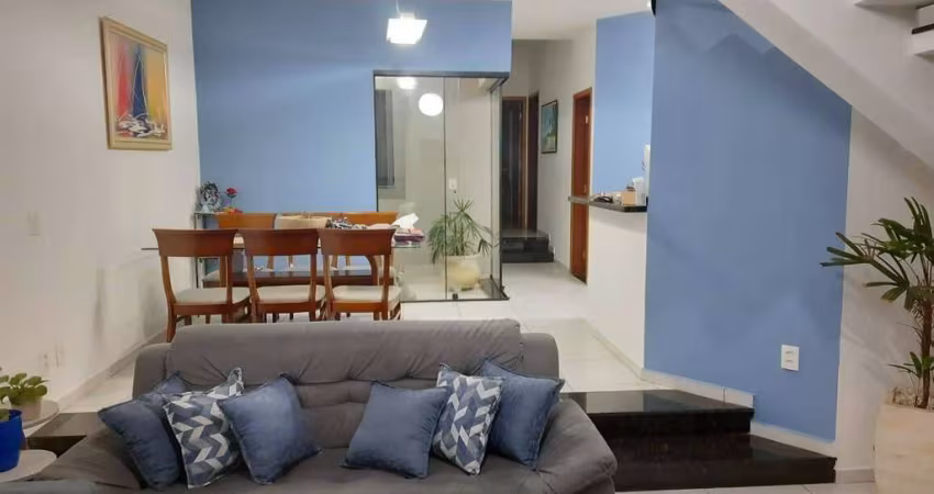 Casa de Luxo com Área de Lazer,3 dormitórios e Jardim Lateral - Taubaté SP