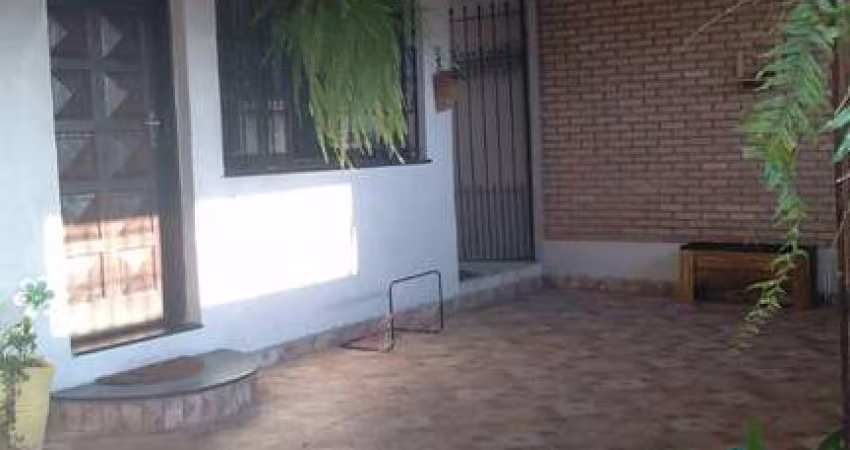 Casa ampla com 4 dormitórios à venda perto do centro de Tremembé -SP