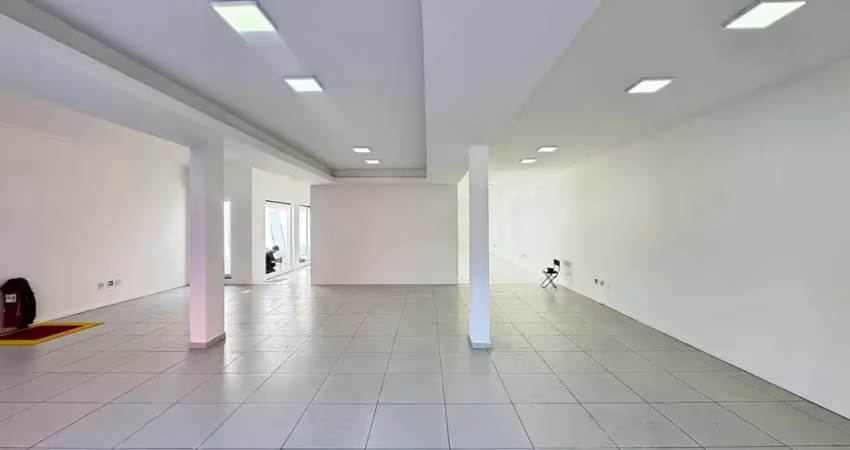 Ponto Comercial ao lado da Praça Ipaminondas no Centro de Taubaté – 266m²