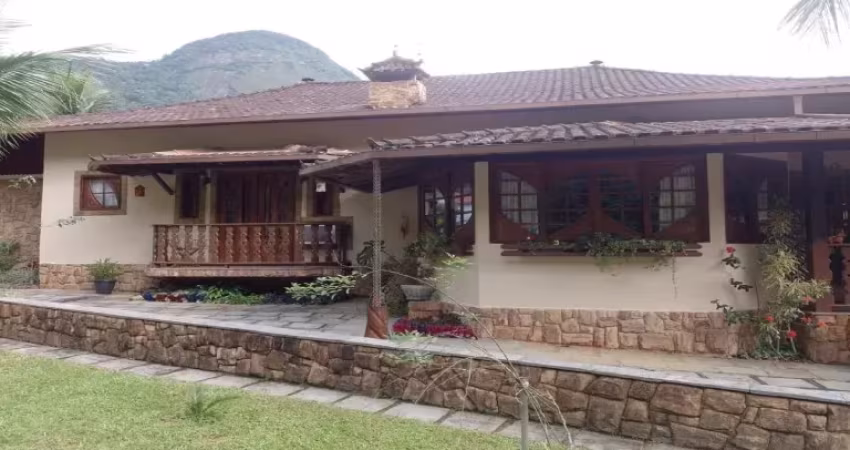 Casa no Condomínio Alpha II à Venda