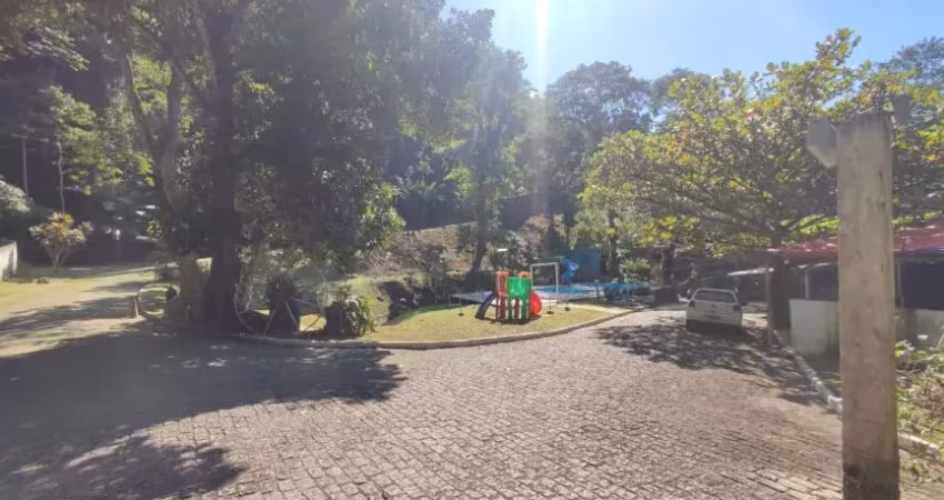 Sítio Comercial à Venda em Guapimirim