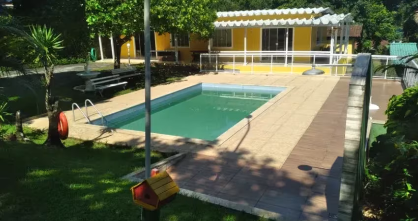 Casa em Condomínio em Guapimirim à Venda