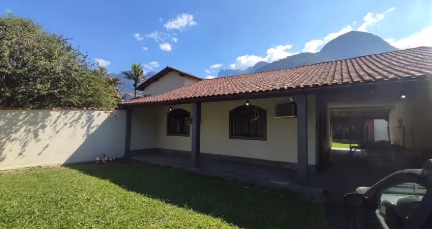 Casa em Condomínio em Guapimirim à Venda