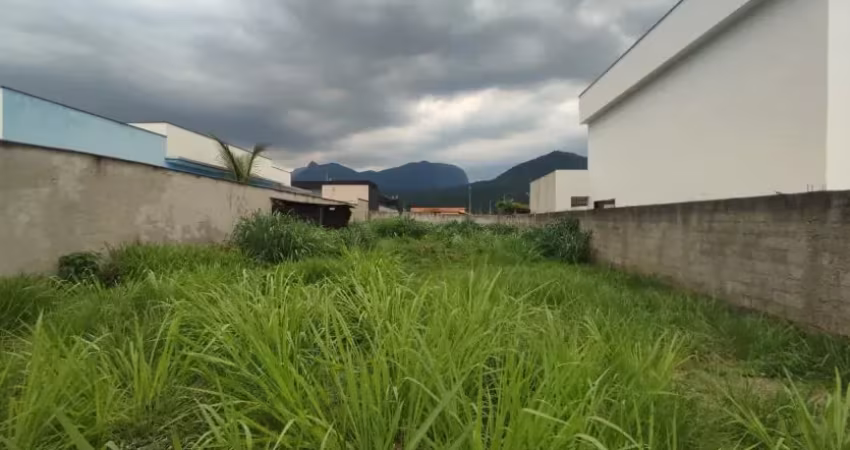 Terreno próximo à Praça da Cotia à Venda