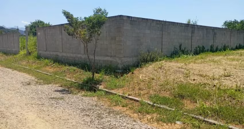 Terreno à Venda em Cotia