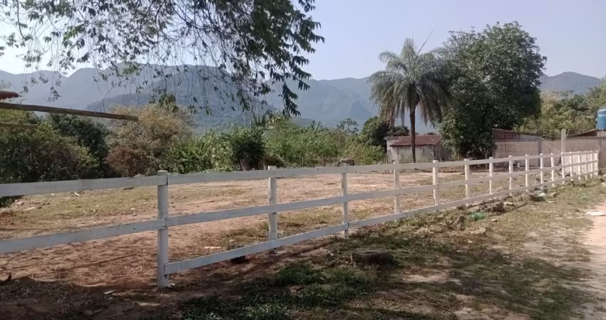 Terreno com 1.000m² em Cotia à Venda