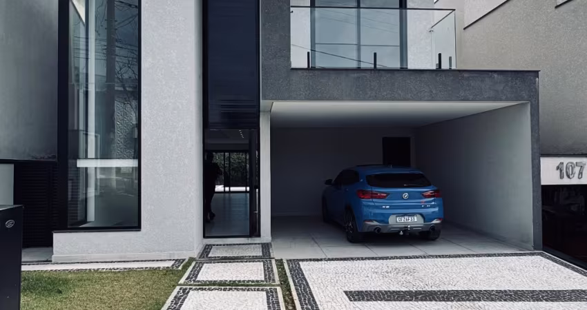 Casa á venda em Condomínio fechado - Santana de Parnaíba/SP