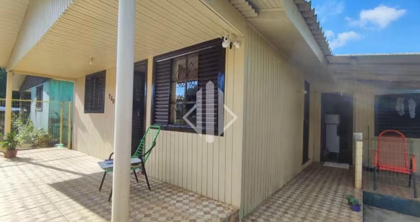 Casa de Três dormitórios à Venda Em Carazinho.