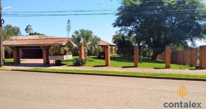 Casa de Alto Padrão Com Muito Espaço e Conforto e Amplo Terreno.