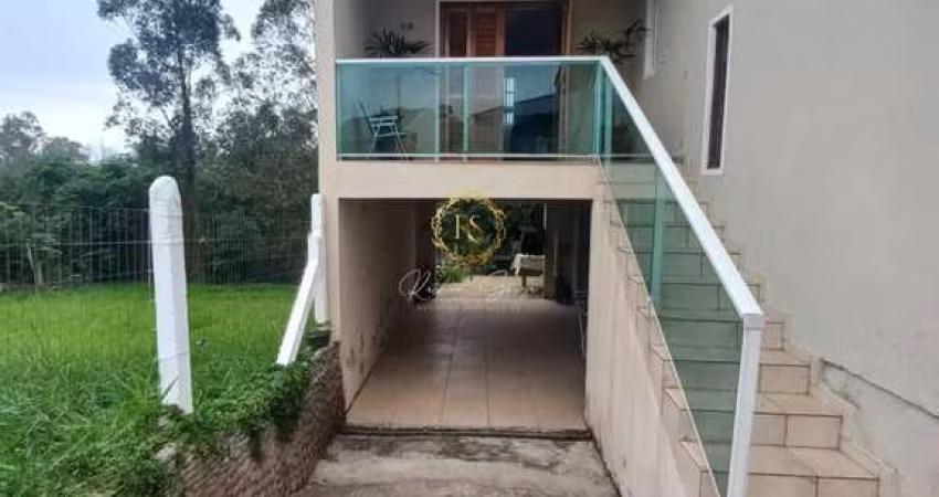 CASA COM DOIS PAVIMENTOS, EM NOVA SANTA RITA