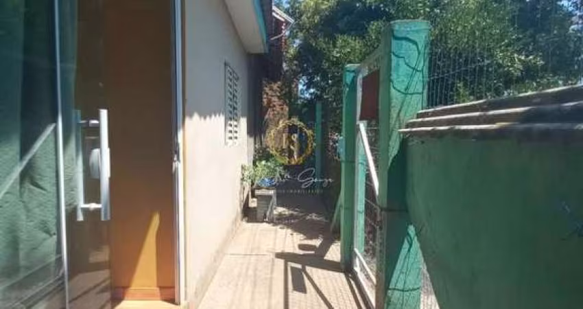 CASA COM 2 QUARTOS/DORMITÓRIO