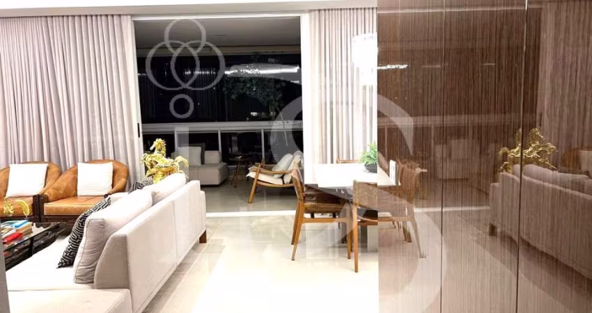 Apartamento à venda em Londrina, Santa Rosa, com 3 suítes, com 245 m², Edificio Casa Battló