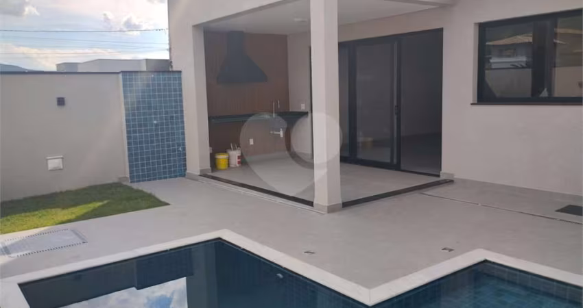 Condomínio com 3 quartos à venda em Loteamento Reserva Ermida - SP