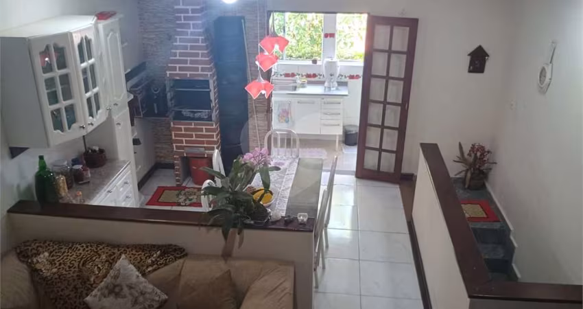 Sobrado com 4 quartos à venda em Capela - SP