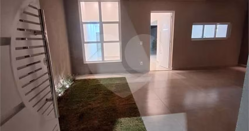 Casa térrea com 3 quartos à venda em Jardim Bom Sucesso - SP