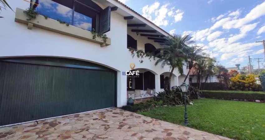 ENORME, casa no Bairro mais nobre da cidade!