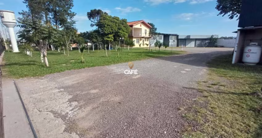 Terreno amplo De 3.800 m² com Casa, Pavilhão e Galpão, Para Alugar na BR 158.