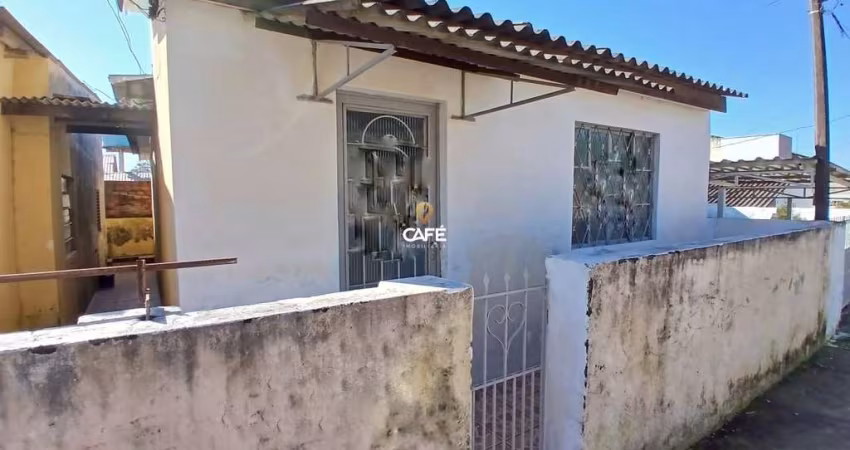 Casa Em Camobi De 1 Dormitório, Sala De Estar, Banheiro Social, Cozinha, Área De