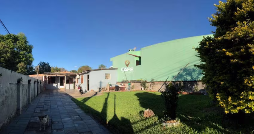 Casa De 3 Dormitórios, Sala De Estar, Banheiro Social, Cozinha, Área De Serviço,