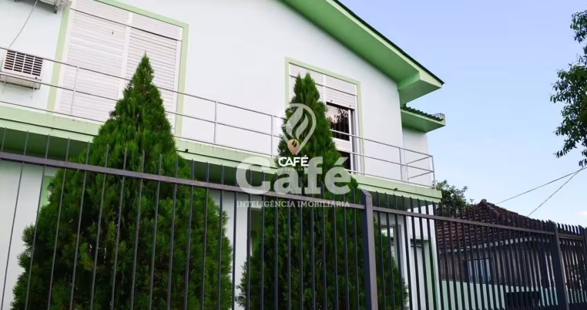 Ótima Casa com 4 dormitórios e Piscina.