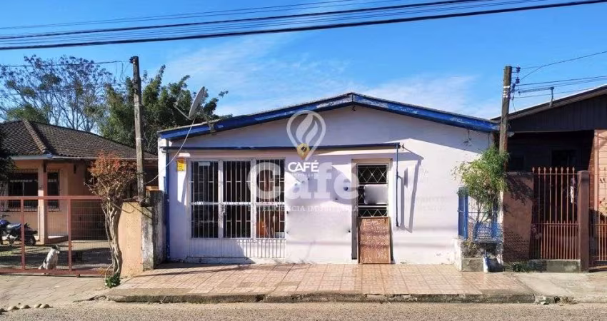 Casa com ponto comercial no bairro Lorenzi;