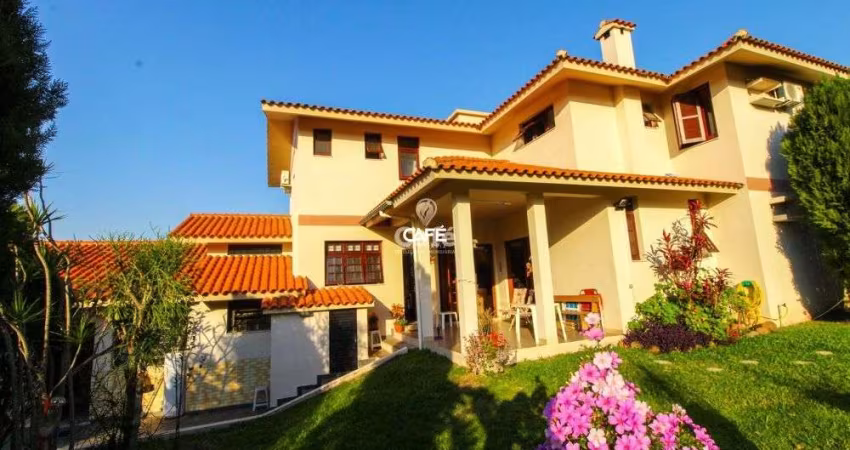 Casa com 5 dormitórios, 2 suítes, amplo pátio com piscina e area gourmet. Bairro