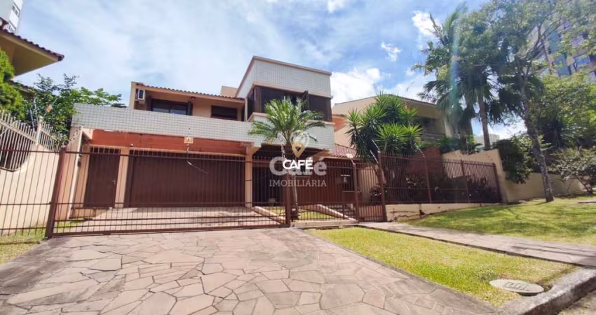Ampla casa com 365 m², terreno 17x40, 04 dormitórios, 05 banheiros, 04 vagas de