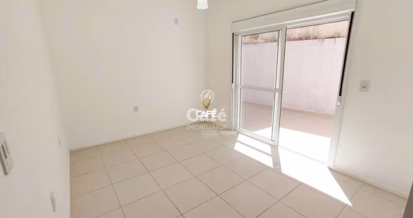 Apartamento amplo com 1 dormitório, churrasqueira, amplo terraço e 2 garagens. B