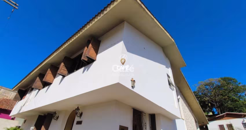 Casa/Terreno localizada em ótimo bairro de Santa Maria/RS.