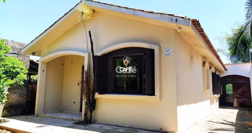 Casa; Avenida; 03 dormitórios