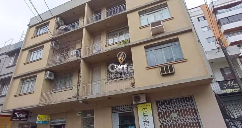 Apartamento Central De 2 Dormitórios, Sala Ampla, 2 Banheiros, Dependência de Em