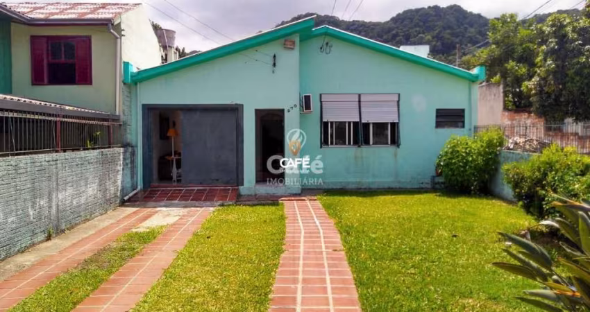 Ótima casa em muito bem localizada em Santa Maria!!