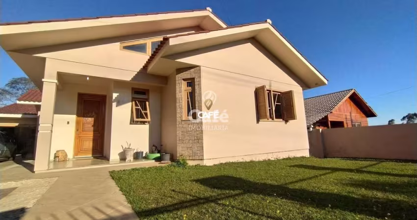 Casa, 3 Dormitórios, 1 Suíte, 3 Banheiros, 2 Vagas, Semimobiliado, Pátio, Piscin